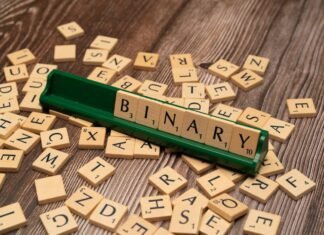 El desafío de las identidades no binarias: España ante la presión por el reconocimiento legal completo scrabble tiles spelling the word library on a wooden table