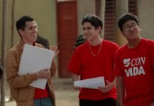 RTVE apuesta por la cultura con ARTE España: un nuevo canal que transformará el panorama televisivo nacional A group of people standing next to each other