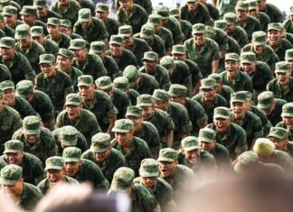 La carrera tecnológica militar: cuando la inteligencia artificial redefine el poder global group of soldier during daytime