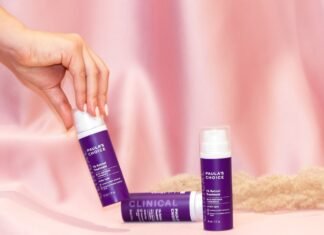 La revolución silenciosa que transforma MotoGP: cuando la nacionalidad se convierte en factor económico person holding white and blue plastic tube bottle