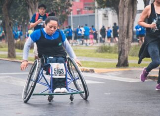 La vulnerabilidad de las personas con discapacidad ante la violencia sexual: un problema sistémico que requiere mayor protección woman sitting on wheelchair during fun run