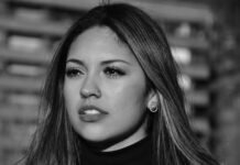 María Corina Machado Expresa su Posición sobre las Próximas Elecciones Españolas a black and white photo of a woman with long hair