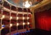 El teatro español redescubre a las mujeres pioneras de la Transición democrática a room with a stage and a curtain