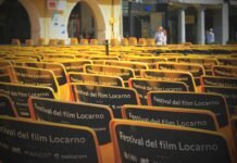 La Filmoteca de Catalunya obtiene autonomía plena tras décadas de dependencia institucional a room full of books