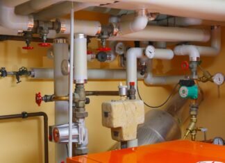 El sistema sanitario español enfrenta su mayor crisis operativa tras las protestas médicas masivas pipes and valves in a room with orange table