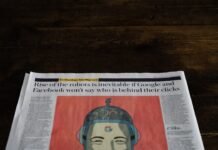 Metro de Sevilla: La expansión hacia el Área Metropolitana marca el futuro del transporte público a newspaper with a picture of a woman on it