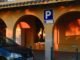 El VAR en el punto de mira tras el polémico caso Amrabat en el Betis-Oviedo A parking spot is visible under arches.