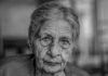 El arte de envejecer con dignidad: reflexiones sobre la salud en la tercera edad old woman in grey shirt