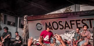 Montse Tomé protagonizará un evento especial en Ourense que también homenajeará la trayectoria de Jorge Bermello a group of people standing on top of a stage