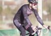 Javier Romo: El ciclista que encuentra fuerza en la fe y la tradición española man biking at daytime