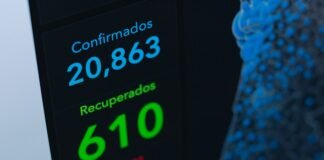 Los datos en tiempo real se convierten en el pilar fundamental para la adopción exitosa de IA en las empresas black digital device at 20 00