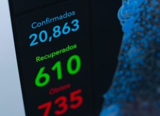 Los datos en tiempo real se convierten en el pilar fundamental para la adopción exitosa de IA en las empresas black digital device at 20 00