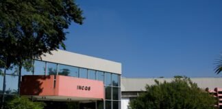 La innovación empresarial española marca el rumbo hacia 2026: tecnología, sostenibilidad y talento como pilares del futuro white and pink building