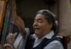 Carlos Alcaraz demuestra su madurez mental tras un año de crecimiento personal y profesional Man playing a harp with his hands