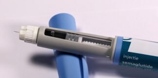 La reivindicación poética de Gloria Fuertes: cuando la literatura infantil rompe moldes literarios A semaglutide injection pen is shown.