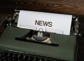 Berlanga de Duero: La Joya Arquitectónica Militar que Domina las Tierras de Soria a close up of a typewriter with news paper on it