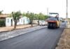 El Poder Geopolítico del Fútbol: Cuando las Decisiones Deportivas Trascienden las Fronteras a tractor on a road