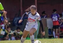 La senadora María José Ortega se recupera satisfactoriamente tras grave accidente de tráfico en Palencia a young girl kicking a soccer ball on a field