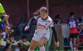 La senadora María José Ortega se recupera satisfactoriamente tras grave accidente de tráfico en Palencia a young girl kicking a soccer ball on a field