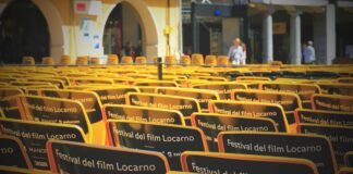 La Revolución de las Secuelas en el Cine de Animación: Cómo Pixar Redefine el Entretenimiento Familiar a room full of books