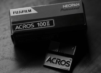 Acorfi: La nueva asociación que busca transformar el ecosistema de corporate finance en España a black and white photo of a box of acros