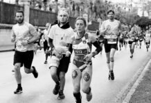 Premios Nacionales de Fin de Carrera: El Reconocimiento Académico que Llegó con Seis Años de Espera grayscale photography of jogging people