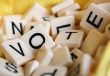 La Ley de Nietos y el Debate Electoral: Cuando la Memoria Histórica Choca con la Integridad del Censo white and black letter b
