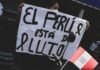 El Tesoro Público español sale al mercado con una ambiciosa subasta de deuda: claves para entender qué está en juego man in black t-shirt holding black and white banner