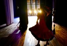 Antonio Lucas y el Flamenco: Una Vida Enraizada en el Cante de las Minas girl in white dress standing on brown wooden floor