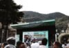 El bienestar corporativo como ventaja competitiva: cuando cuidar a las personas impulsa el negocio A group of people standing in front of a large screen