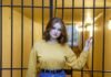 Prison Break regresa con fuerza: el reboot de Hulu amplía su reparto y promete renovar una leyenda televisiva selective focus photography of woman standing beside gate