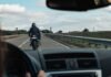Accidentes de moto en zonas urbanas de Sevilla: cuando las arterias viales se convierten en puntos críticos de siniestralidad man in black jacket riding motorcycle on road during daytime