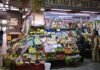 El mercado de verano que no duerme: fichajes, tensiones y el eterno problema de las inscripciones en el fútbol español a fruit and vegetable stand in a market