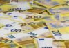 RTVE y sus 1.200 millones: El debate sobre la televisión pública que todos los españoles financian A pile of twenty euros bills