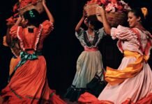 La trampa del fin de mes: por qué la mayoría de los españoles vive al límite financiero y cómo escapar de ese ciclo women in green and brown dress dancing