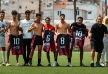 Narcoveleros en el Atlántico: Cómo las Redes del Narcotráfico Utilizan Embarcaciones de Lujo para Burlar la Vigilancia Marítima Soccer team poses with jersey numbers