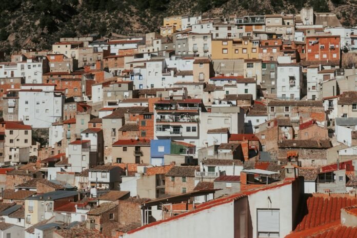 a large group of buildings that are next to each other