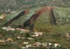 El PP valenciano resurge tras la crisis de Mazón: análisis de un partido que se rehace ante la adversidad política An aerial view of a small town in the mountains